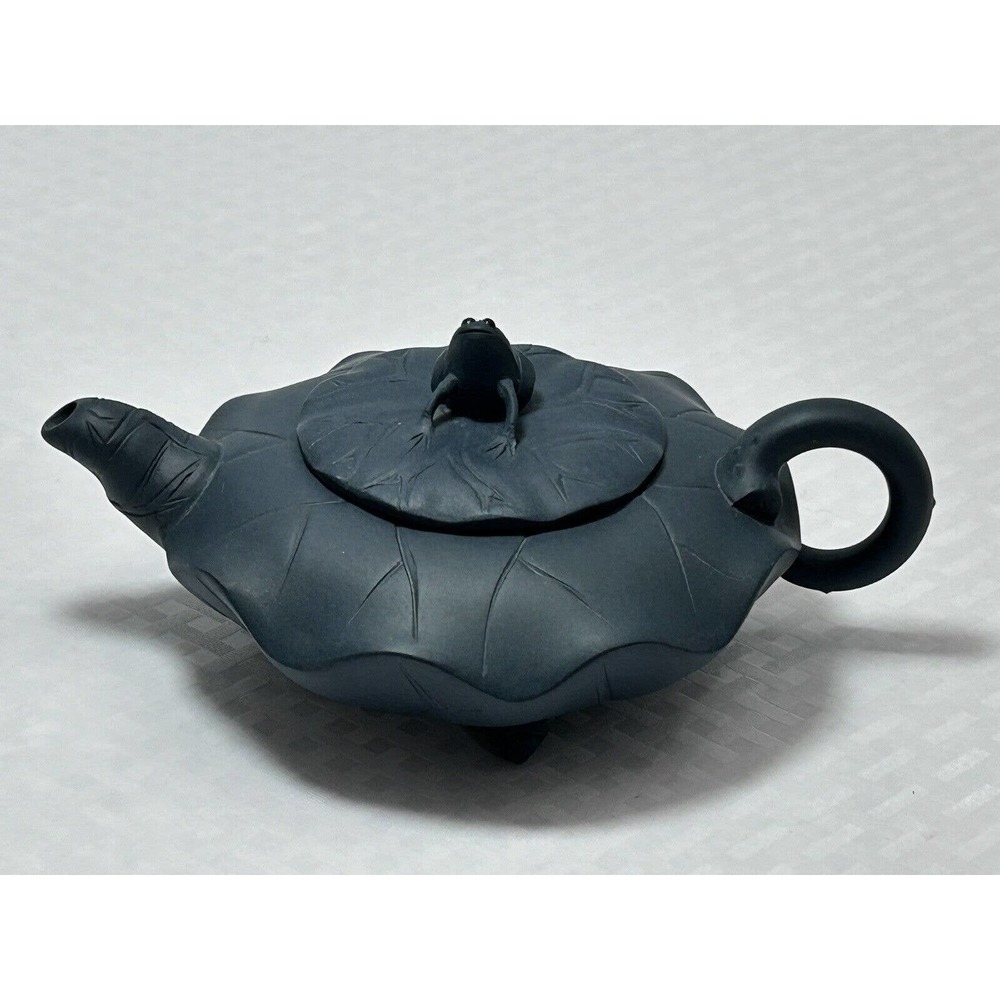 Marked China Yixing‎ Zisha TEAL-BLUE teapot - carving frog Gold toad statue